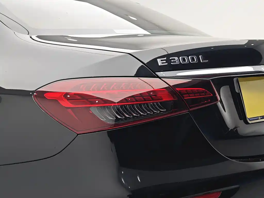 Mercedes-Benz E-Class 2023 E 300 L Fashion купить на сайте DeffCars