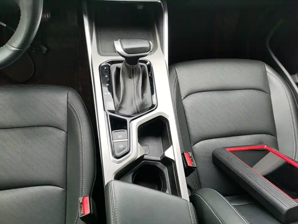 Emgrand 2023 4th Generation Champion Edition 1.5L CVT Premium Type купить на сайте DeffCars