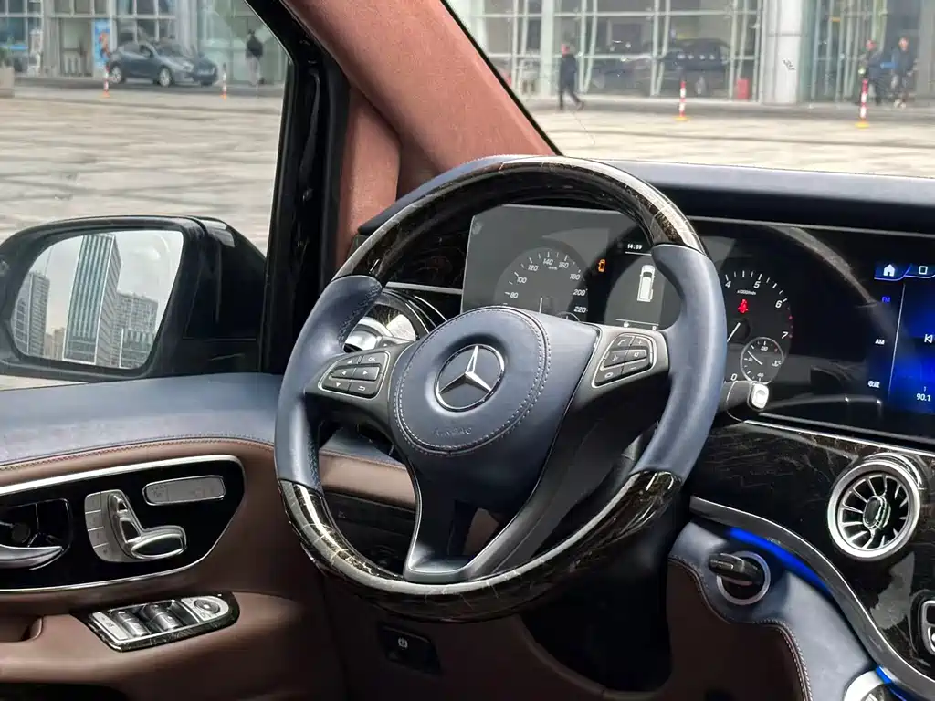 Vito 2023 2.0T Business Edition 7 seats купить на сайте DeffCars