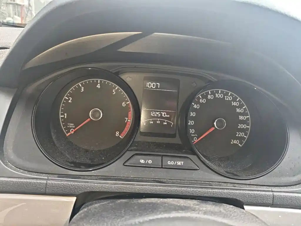 Lavida 2017 1.6L automatic fashion version купить на сайте DeffCars