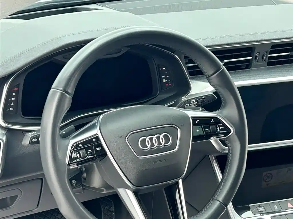 Audi A7 2020 45 TFSI Premium Selection купить на сайте DeffCars