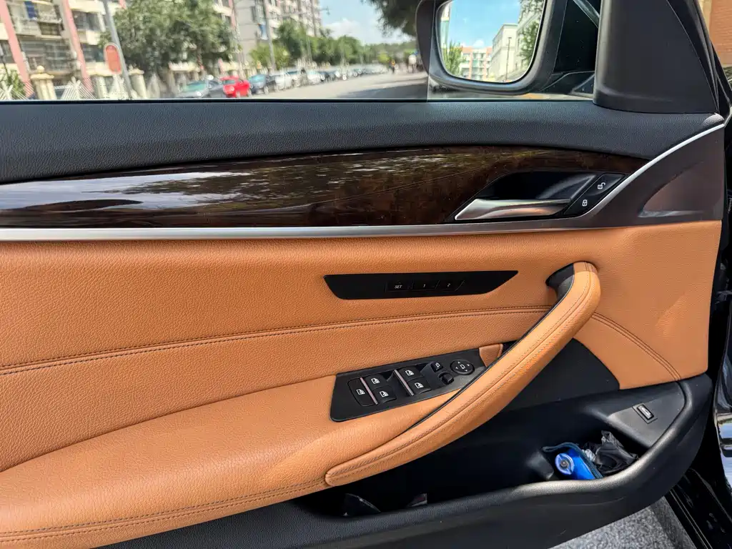 BMW 5 Series 2018 528Li Launch Special Edition купить на сайте DeffCars
