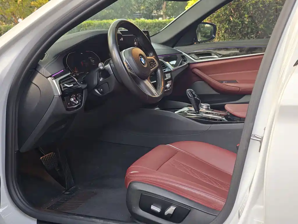 BMW 5 Series 2022 525Li M Sports Package купить на сайте DeffCars