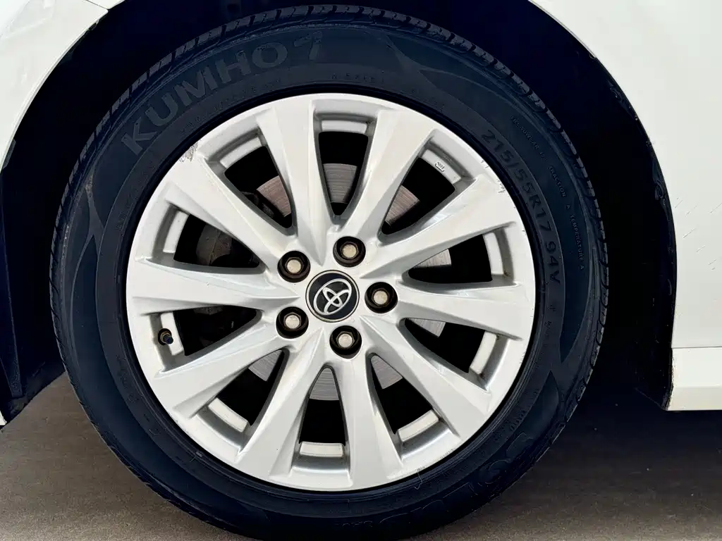 Camry 2018 2.0G Deluxe Edition купить на сайте DeffCars