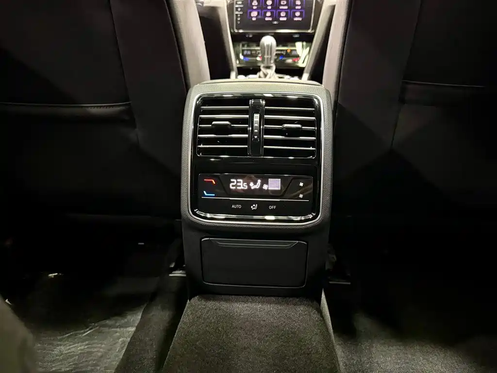FAW-Volkswagen CC 2023 380TSI eye-catching version купить на сайте DeffCars