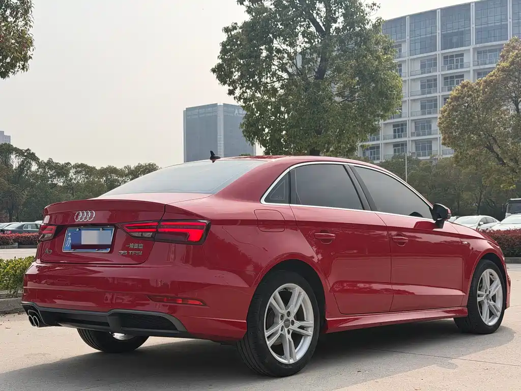 Audi A3 2019 Limousine 35 TFSI Fashion Type National VI купить на сайте DeffCars
