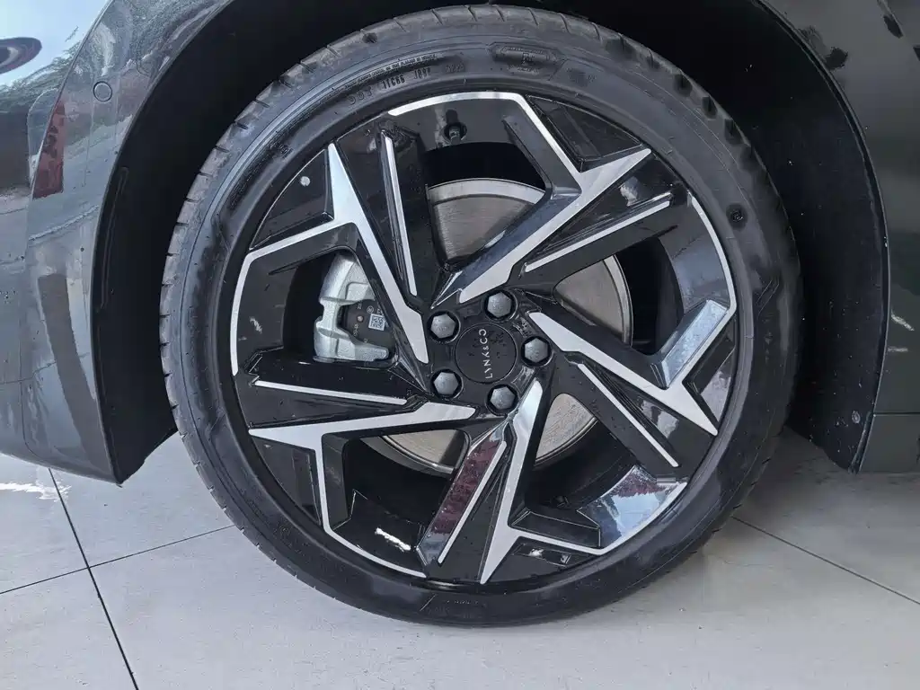Lynk & Co 07 EM-P 2026 model 126 long battery life Ultra H7 купить на сайте DeffCars