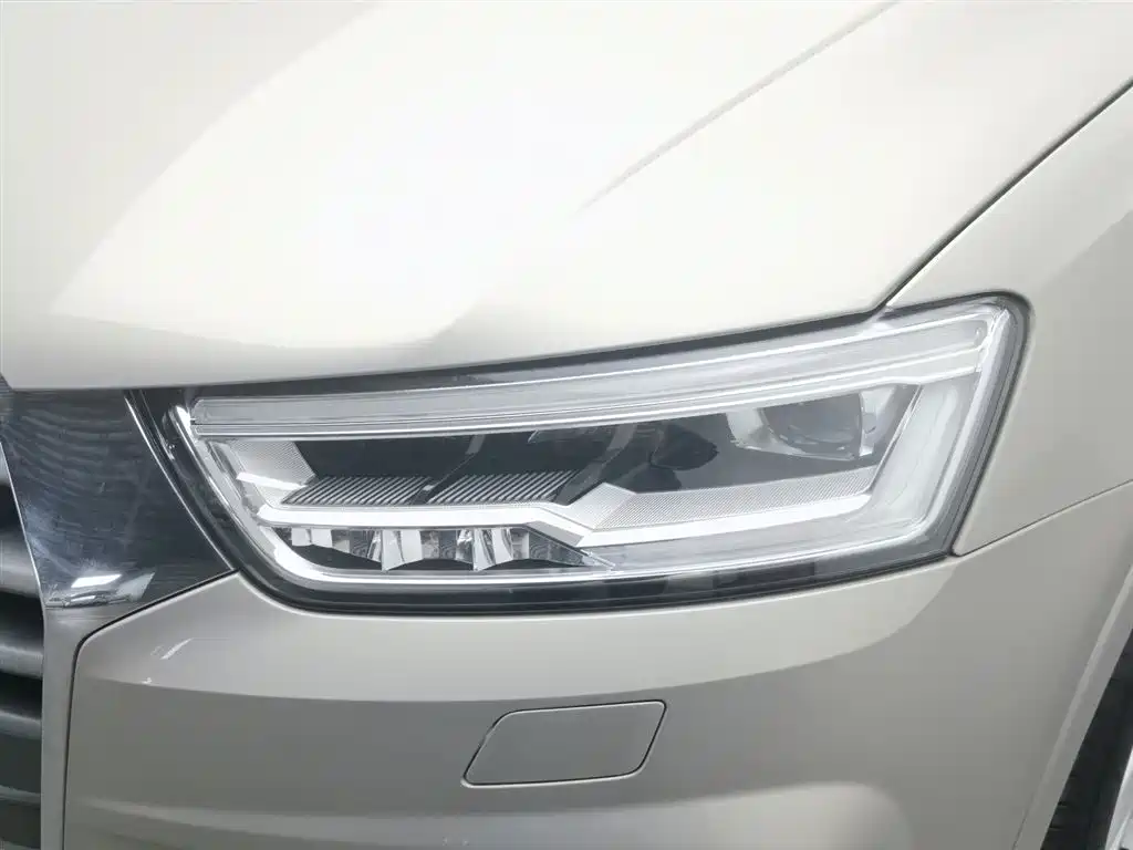 Audi Q3 2018 30th Anniversary Model 30 TFSI Fashion Model купить на сайте DeffCars