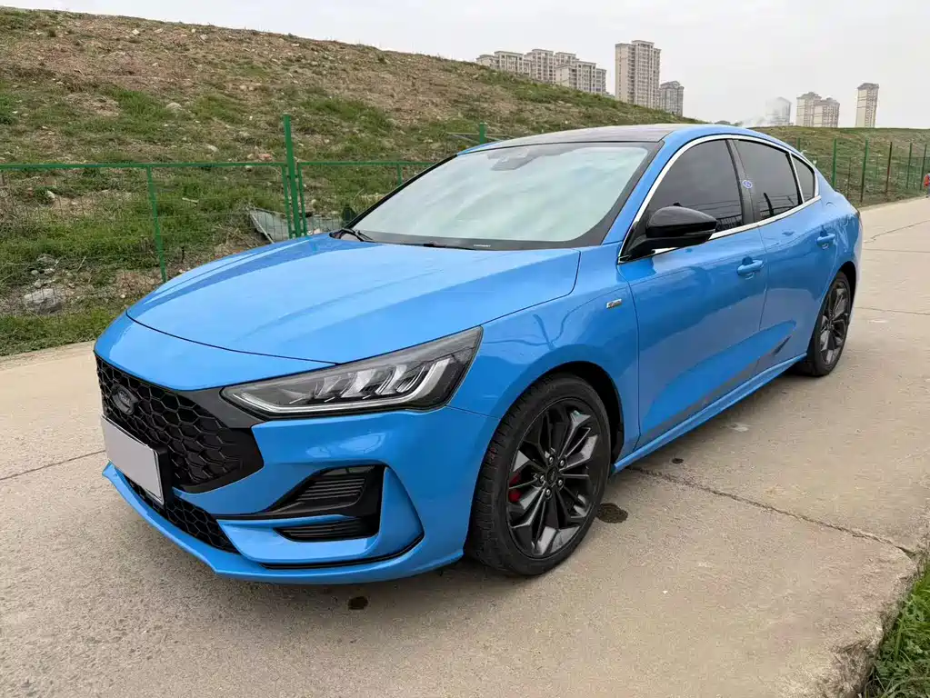 Focus 2022 Sedan EcoBoost 180 Automatic ST Line купить на сайте DeffCars