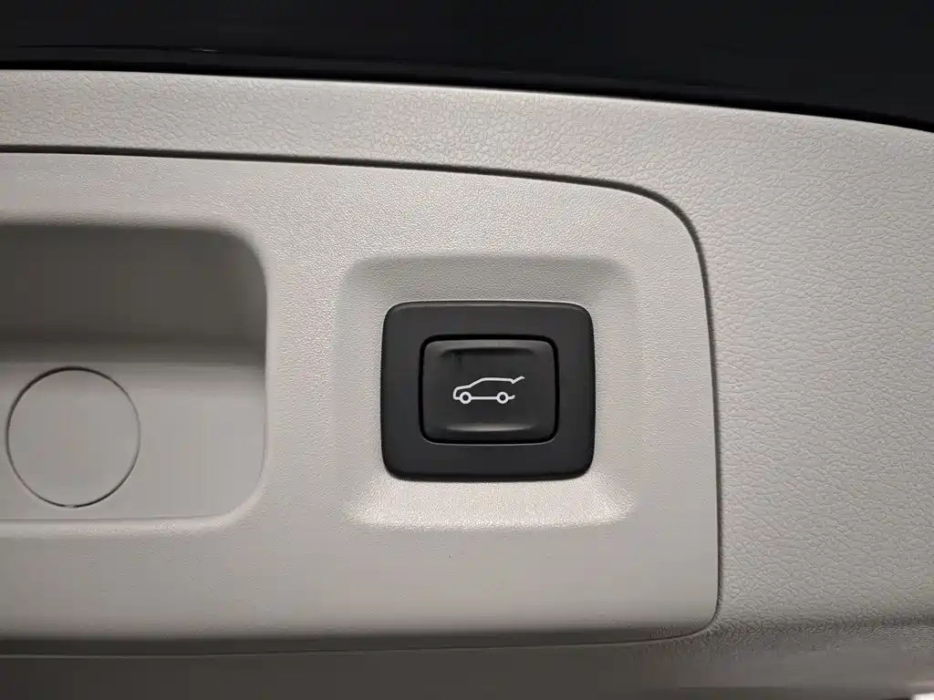 Buick GL8 2025 Lu Zun Exclusive Edition купить на сайте DeffCars