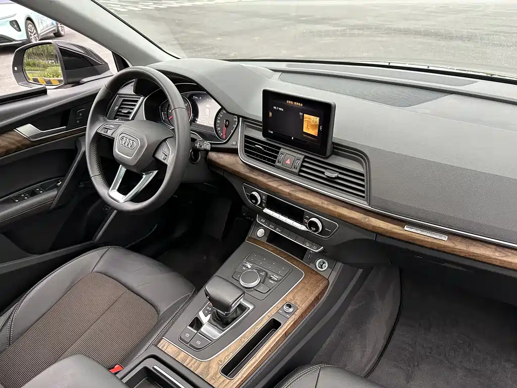 Audi Q5L 2020 facelift 40 TFSI Honorable and enterprising model купить на сайте DeffCars