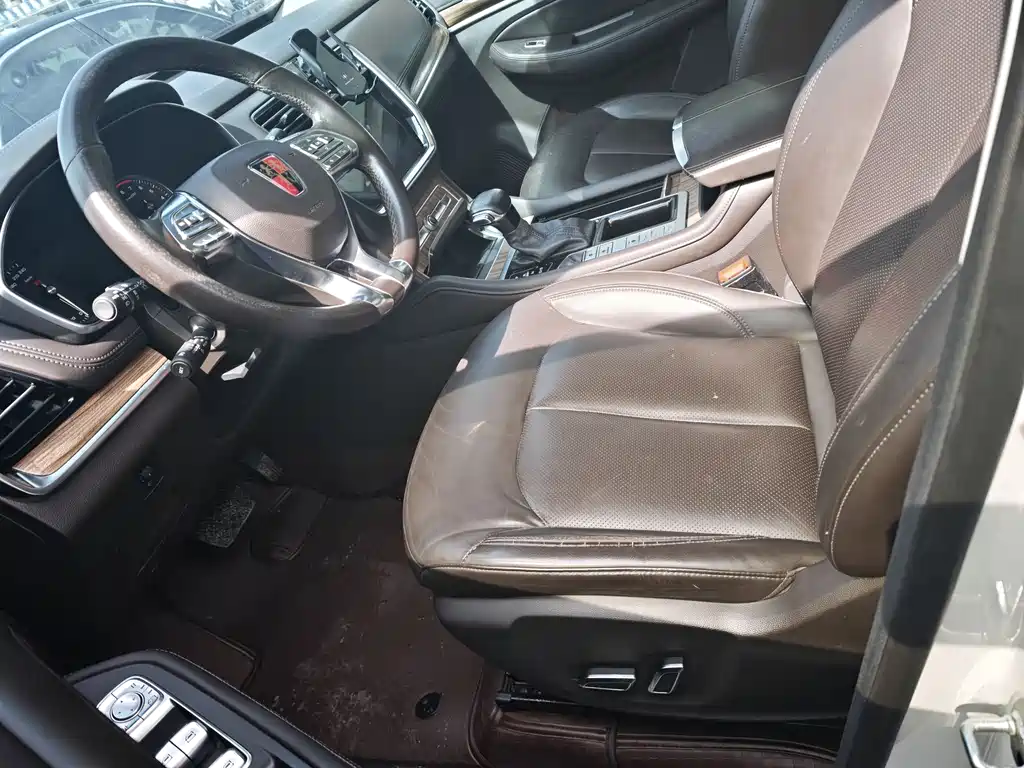 Roewe RX8 2018 30T two-wheel drive elite version купить на сайте DeffCars