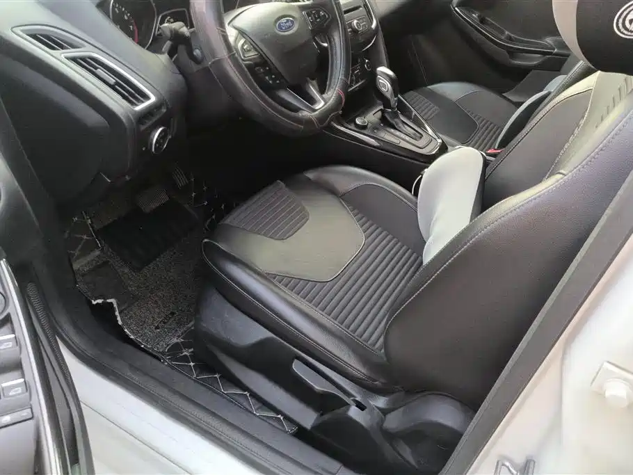 Focus 2017 Hatchback EcoBoost 180 Automatic Elite купить на сайте DeffCars