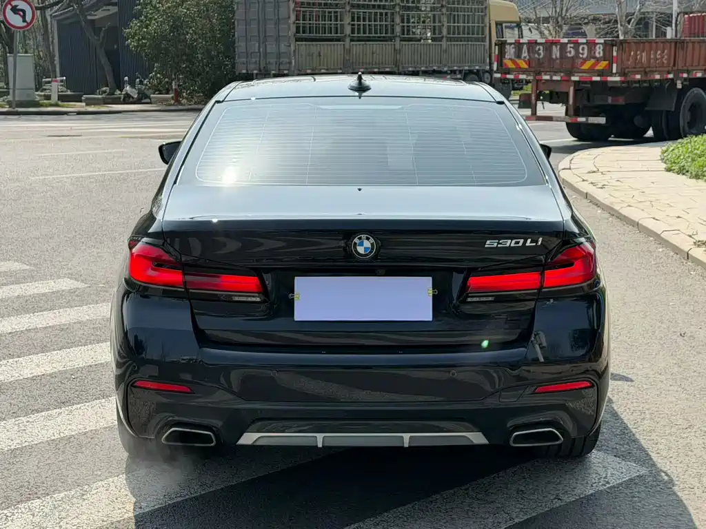 BMW 5 Series 2022 530Li Exclusive M Sports Package купить на сайте DeffCars