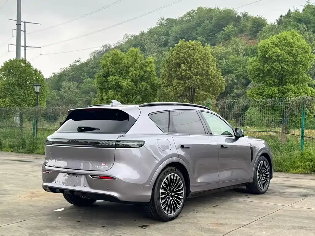 Lantu FREE 2025 FREE+ four-wheel drive Qiankun version купить на сайте DeffCars