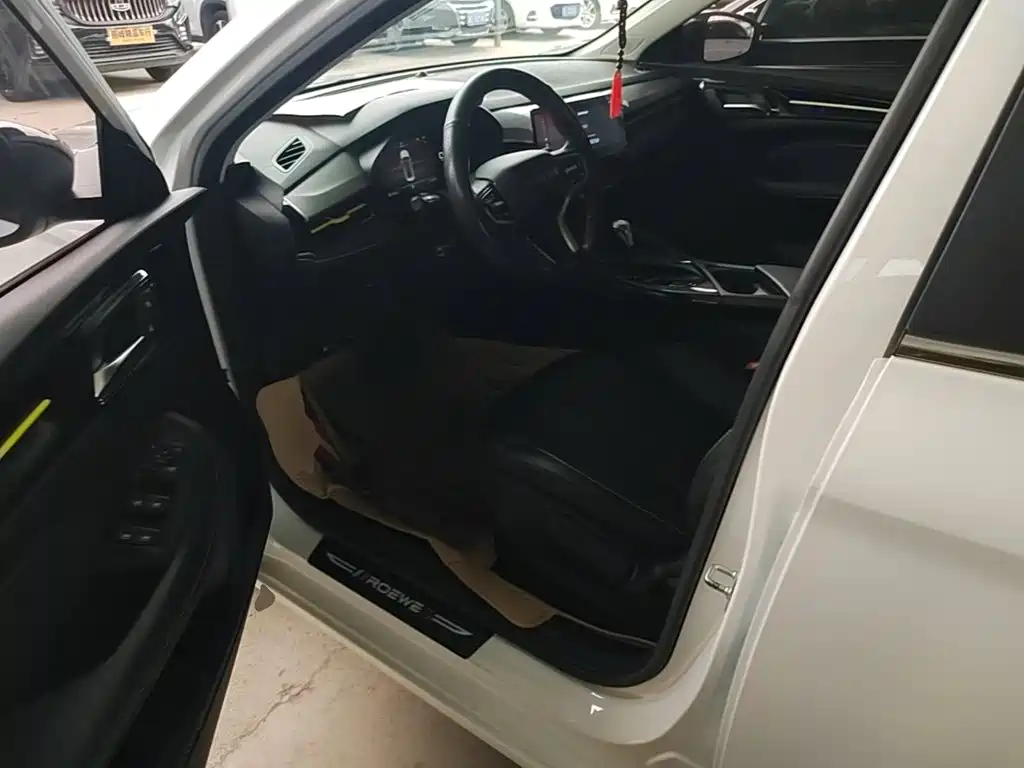 ROEWE i5 2021 facelift 1.5L CVT diamond version купить на сайте DeffCars