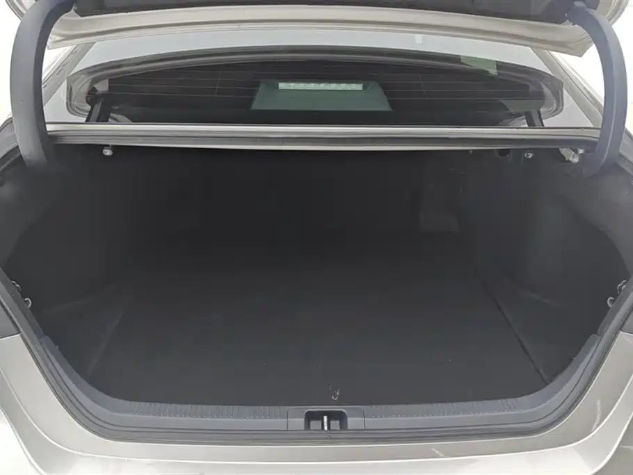 Camry 2019 2.0G Deluxe Edition National VI купить на сайте DeffCars