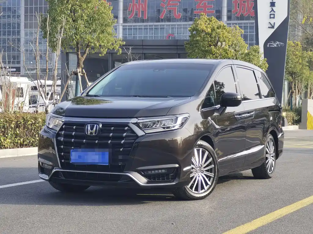 Alison 2022 2.0L e:HEV Deluxe Edition купить на сайте DeffCars