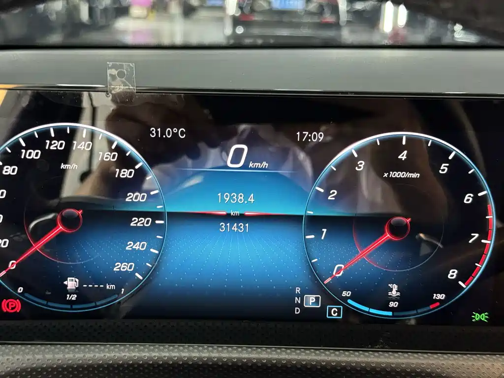 Mercedes A-Class 2021 A200L Sport Sedan Fashion Edition купить на сайте DeffCars