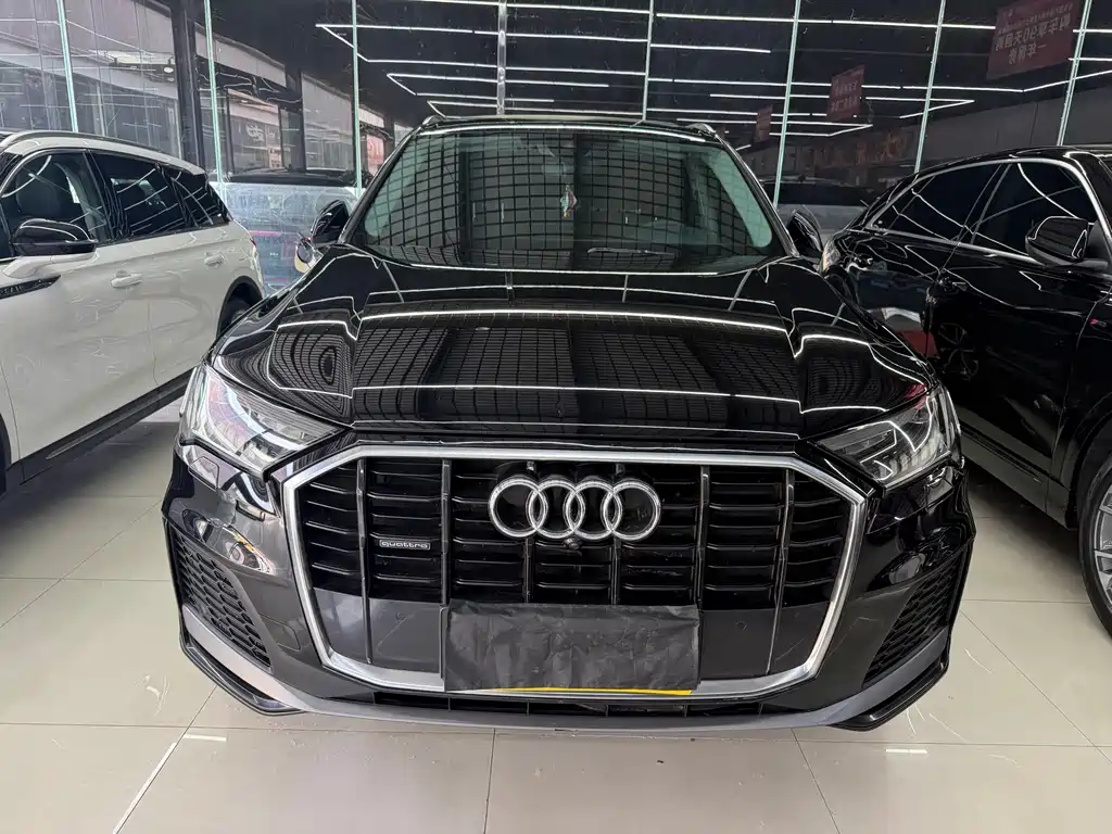 Audi Q7 2021 55 TFSI quattro S line sports version купить на сайте DeffCars