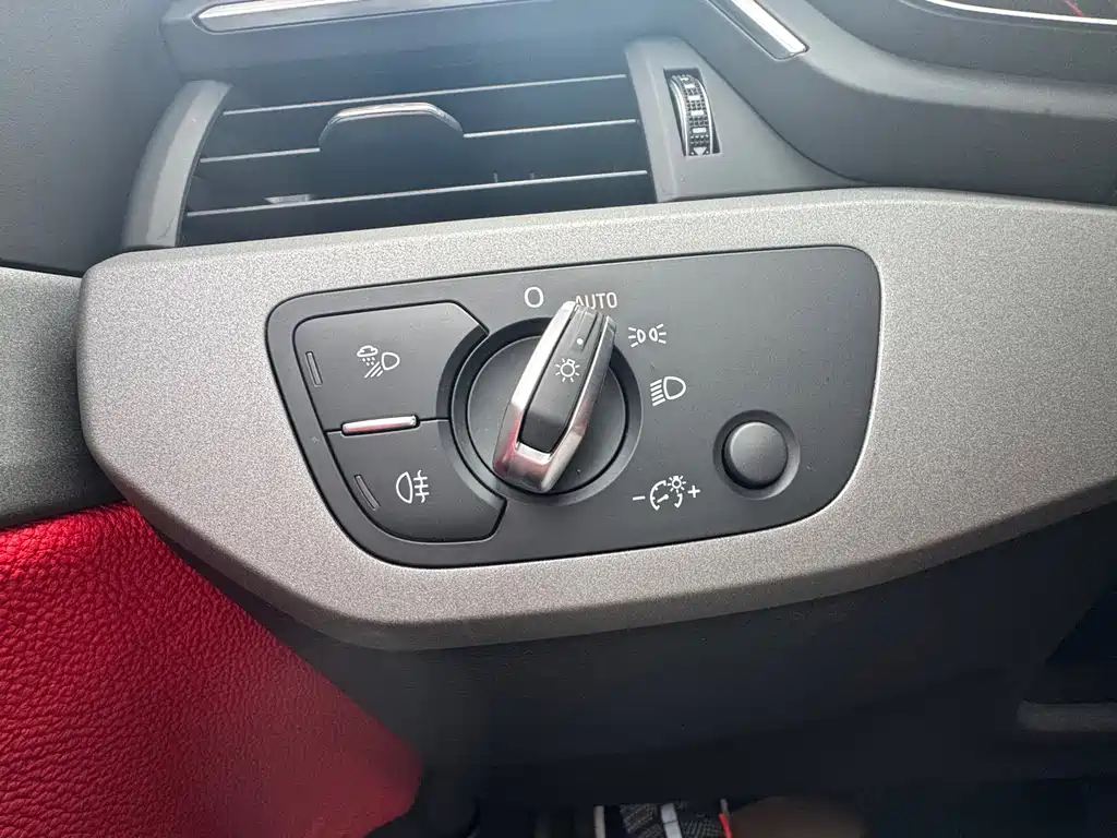 Audi A4L 2019 40 TFSI Enterprising National V купить на сайте DeffCars
