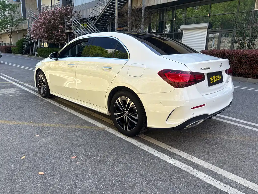 Mercedes-Benz A-Class 2023 A 200 L Dynamic купить на сайте DeffCars