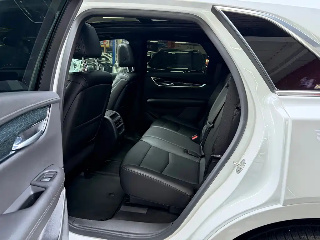 Cadillac XT5 2021 2.0T two-wheel drive luxury model купить на сайте DeffCars