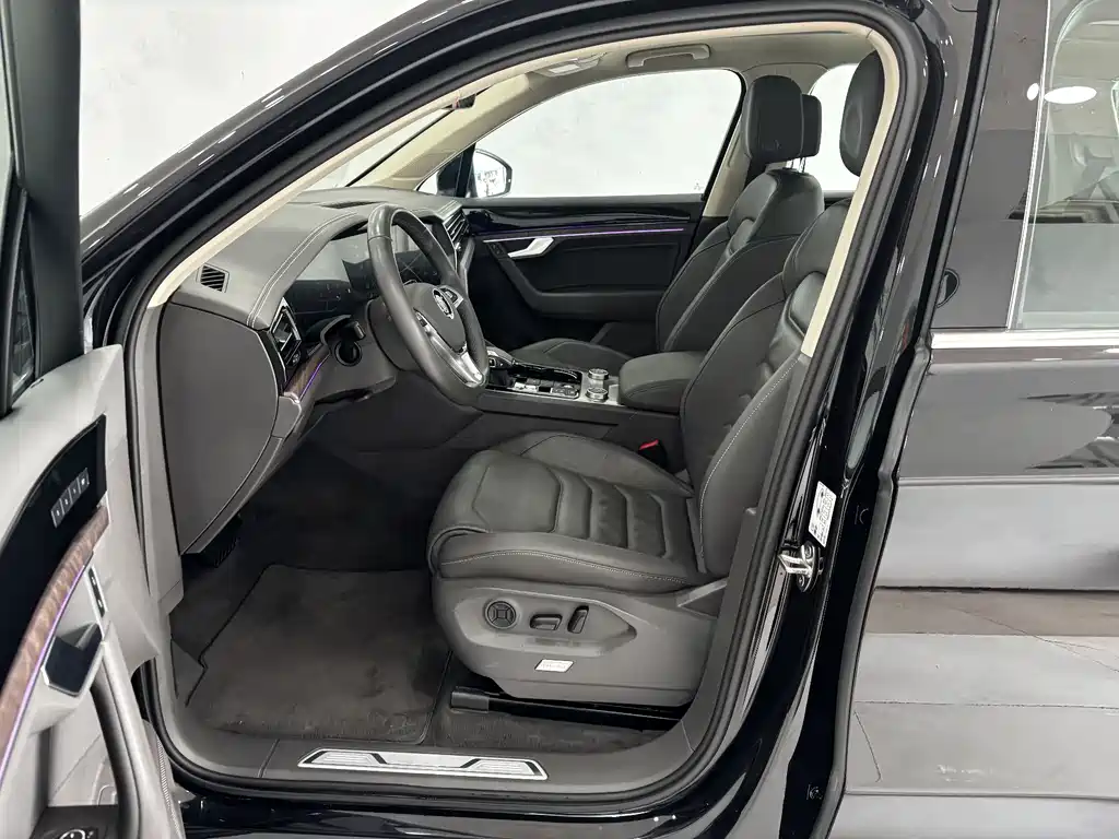Touareg 2019 3.0TSI Ruifeng Edition National V купить на сайте DeffCars