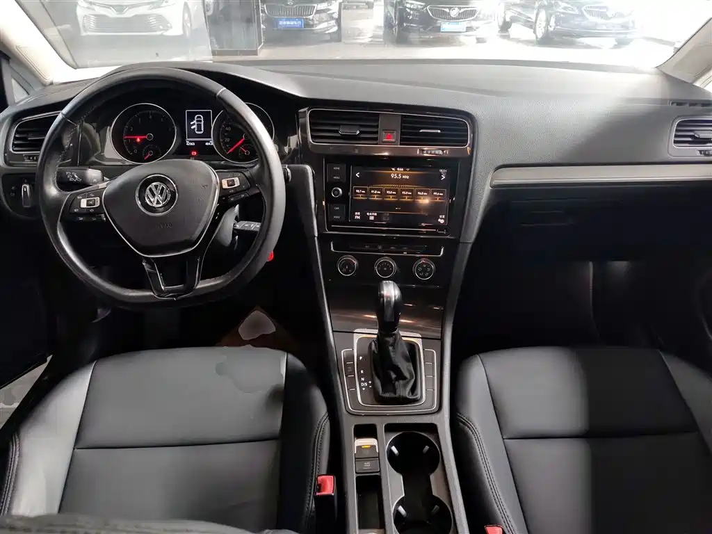 Golf 2019 200TSI DSG Comfort and Progress Edition National VI купить на сайте DeffCars