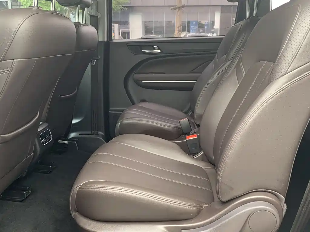 Trumpchi M6 2019 270T automatic luxury version (seven seats) National V купить на сайте DeffCars