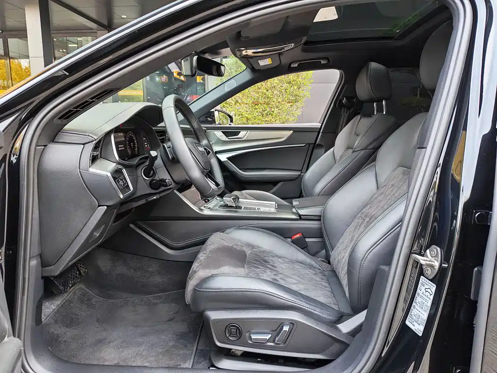 Audi A6L 2023 55 TFSI quattro exclusive dynamic model купить на сайте DeffCars