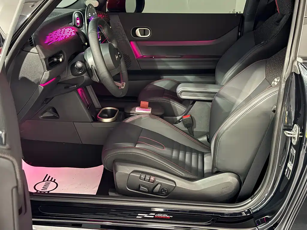 MINI JCW 2025 JOHN COOPER WORKS купить на сайте DeffCars