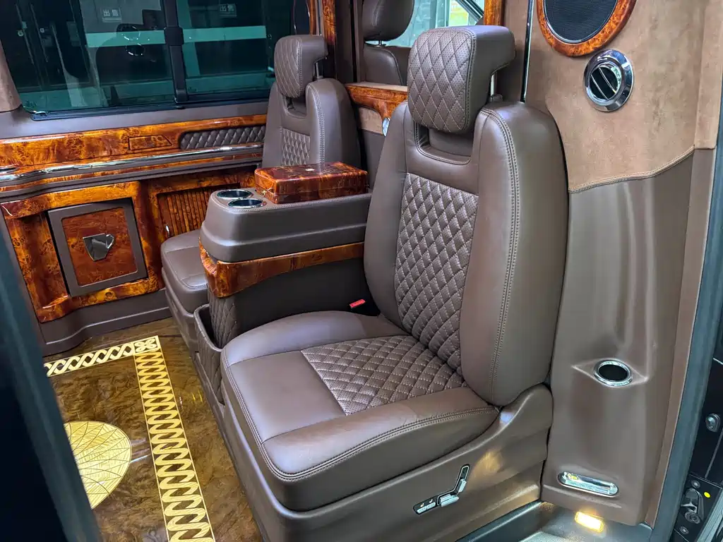 Kailuwei 2018 2.0TSI four-wheel drive luxury version 7 seats купить на сайте DeffCars