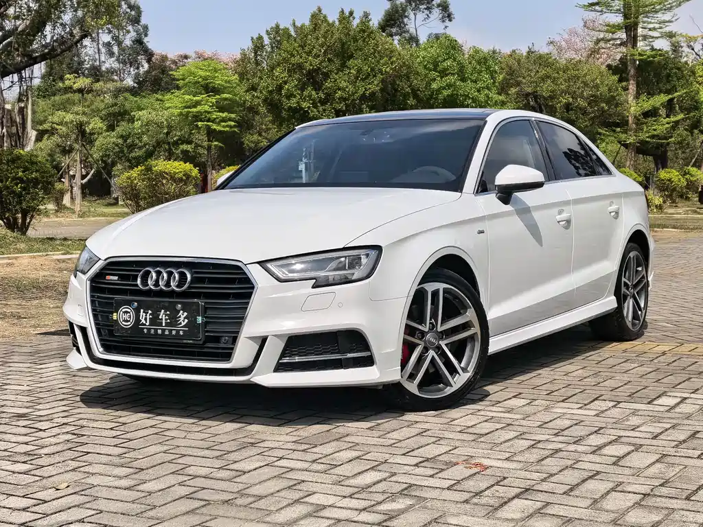 Audi A3 2019 Limousine 40 TFSI Sports National V купить на сайте DeffCars