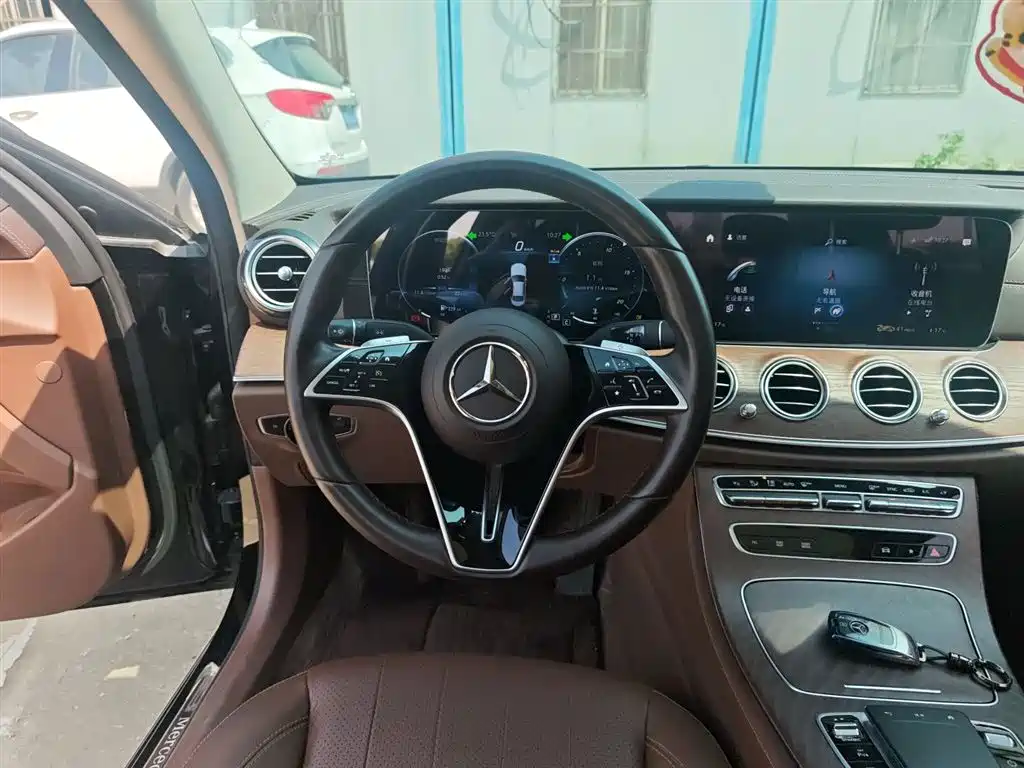 Mercedes-Benz E-Class 2023 E 300 L Fashion купить на сайте DeffCars