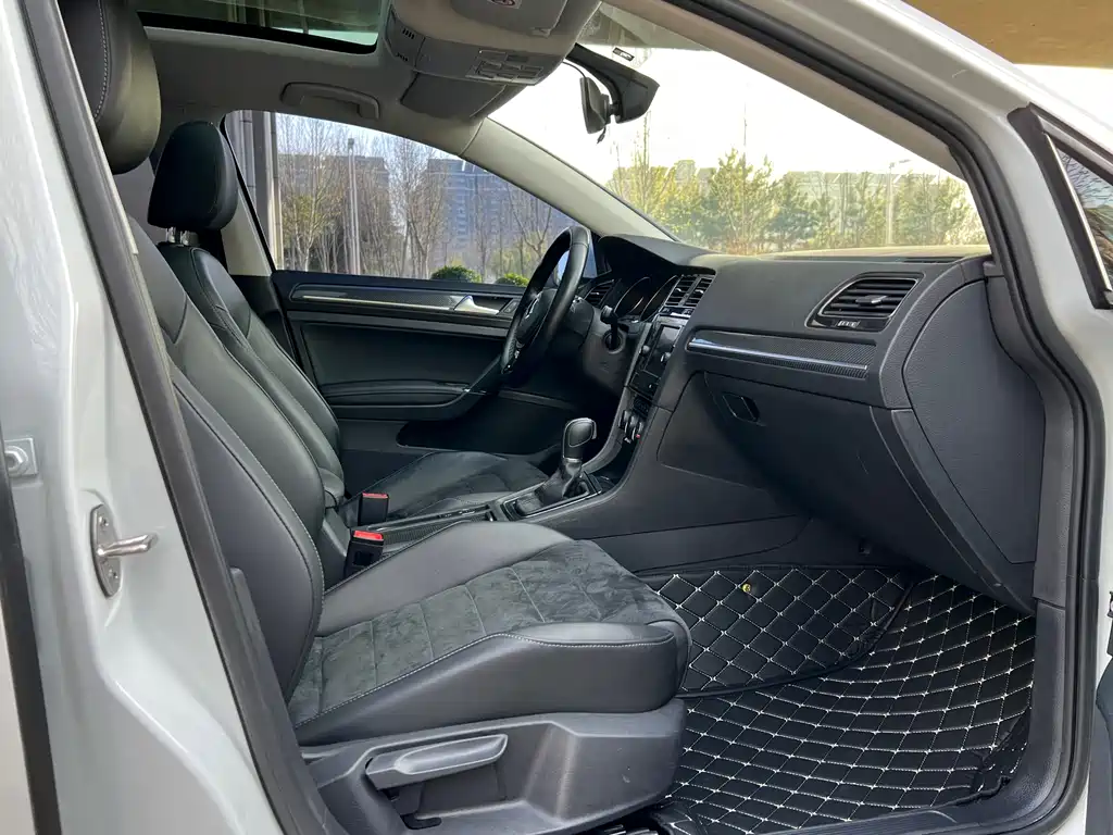 Golf 2018 230TSI automatic luxury model купить на сайте DeffCars