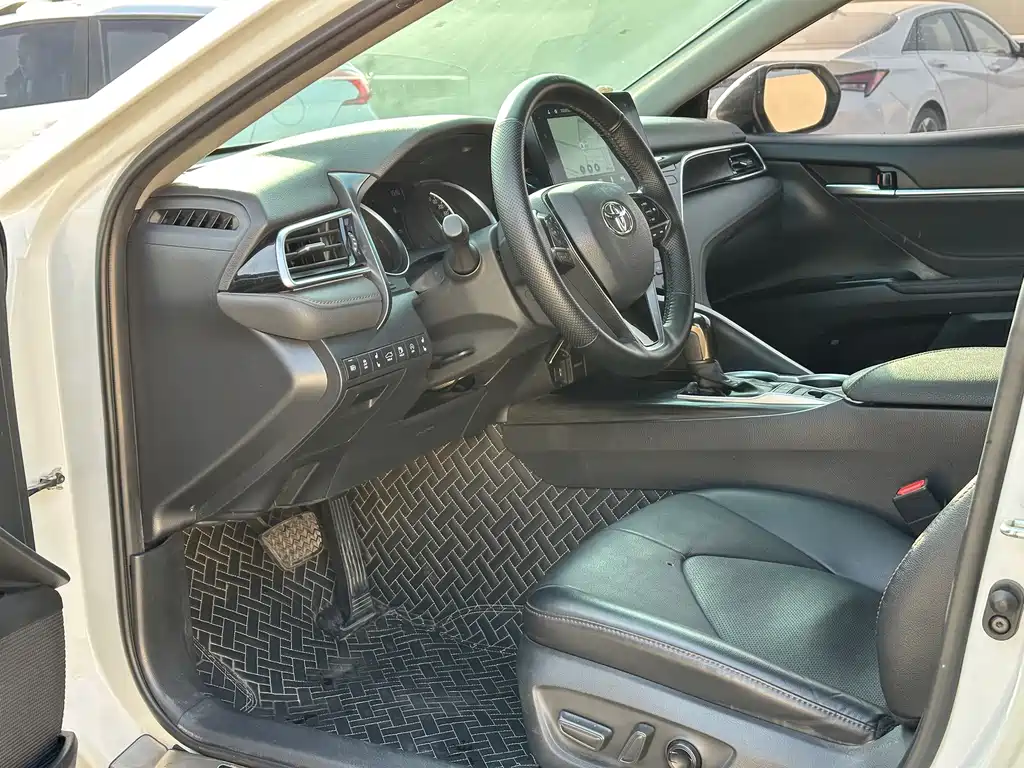 Camry 2023 2.0G Deluxe Edition купить на сайте DeffCars