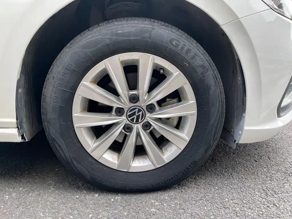 Lavida 2023 facelift 1.5L automatic Deyi version купить на сайте DeffCars