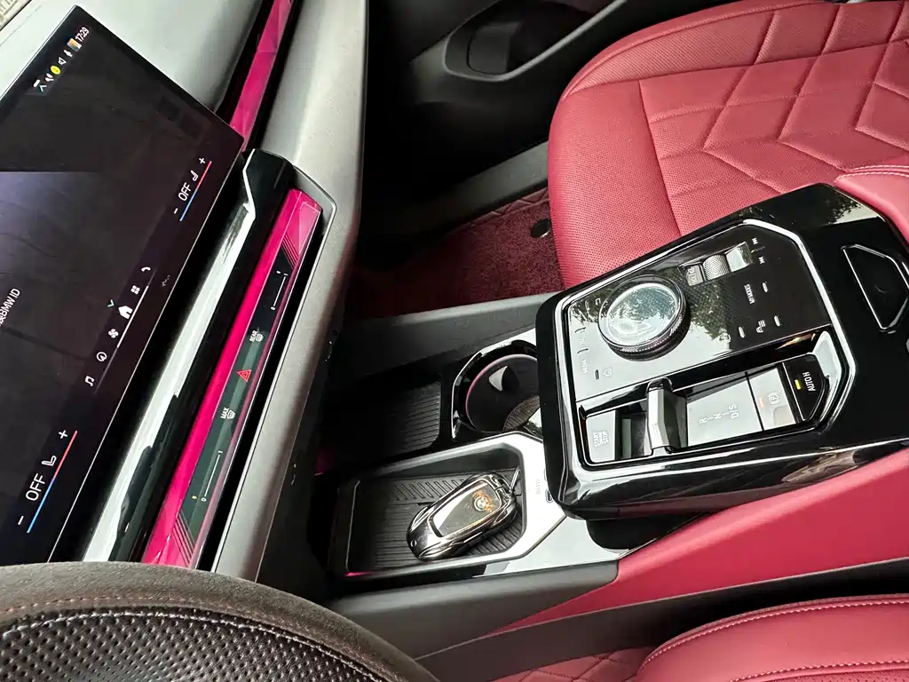 BMW 5 Series 2024 530Li Leading M Sports Package купить на сайте DeffCars