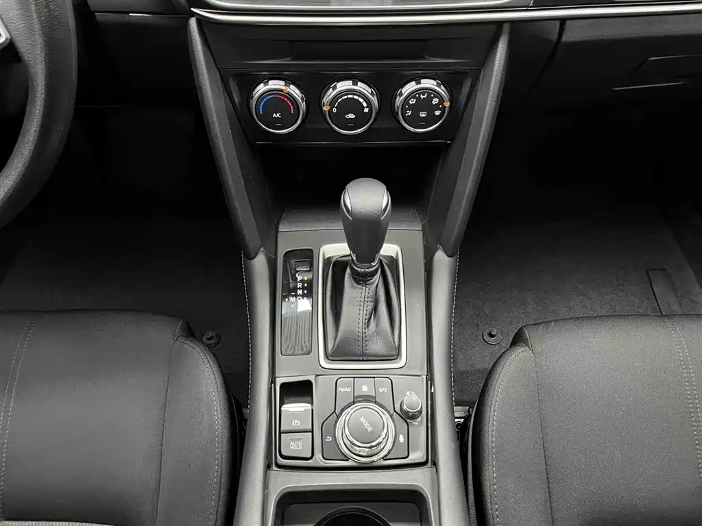 Mazda CX-4 2021 2.0L automatic two-wheel drive Blue Sky Vitality Edition купить на сайте DeffCars