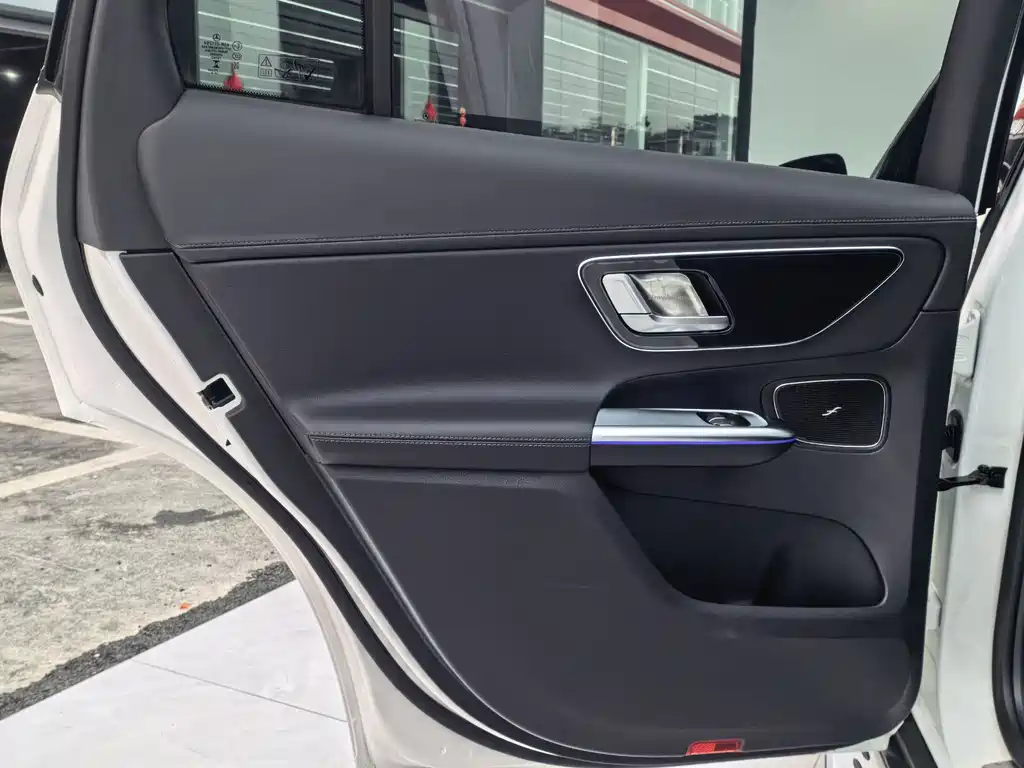 Mercedes-Benz GLC 2024 facelift GLC 260 L 4MATIC luxury model 5 seats купить на сайте DeffCars