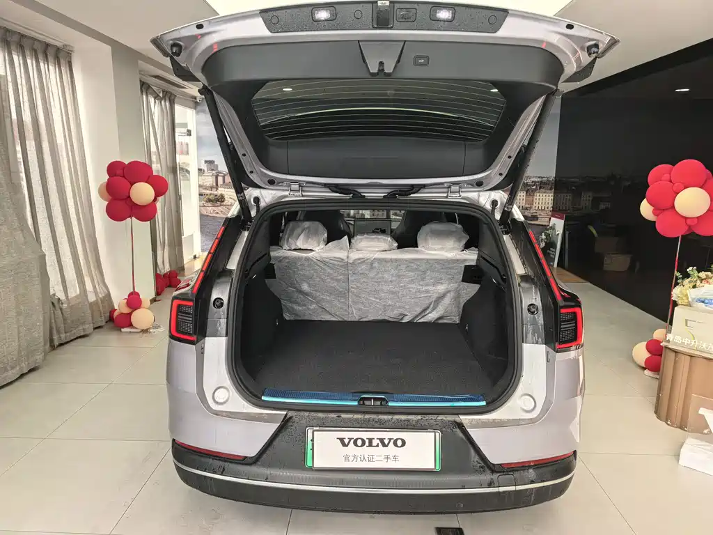 Volvo XC70 Plug-in Hybrid 2026 Four-wheel Drive Super Long Range Plus купить на сайте DeffCars