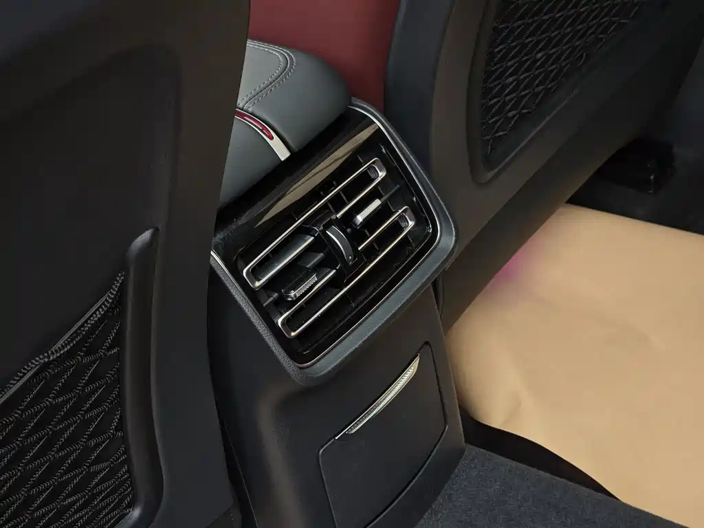 Hongqi HS5 2023 2.0T four-wheel drive flag collar Pro version купить на сайте DeffCars