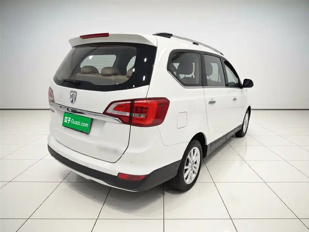 Baojun 730 2016 1.5L manual comfort type 7 seats National V купить на сайте DeffCars