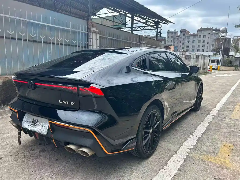 Changan UNI-V 2023 1.5T sports version купить на сайте DeffCars