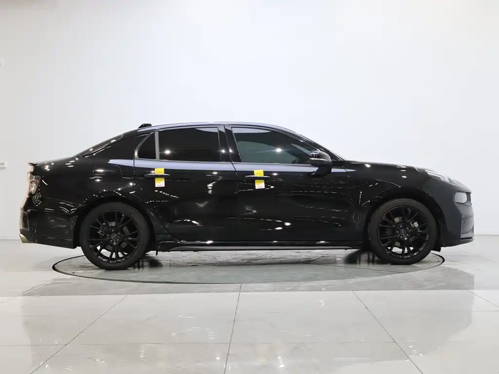Lynk & Co 03 2022 2.0TD DCT Pro купить на сайте DeffCars