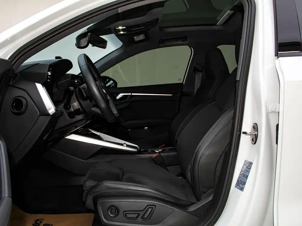 Audi A3 2024 Sportback 35 TFSI luxury sports model купить на сайте DeffCars