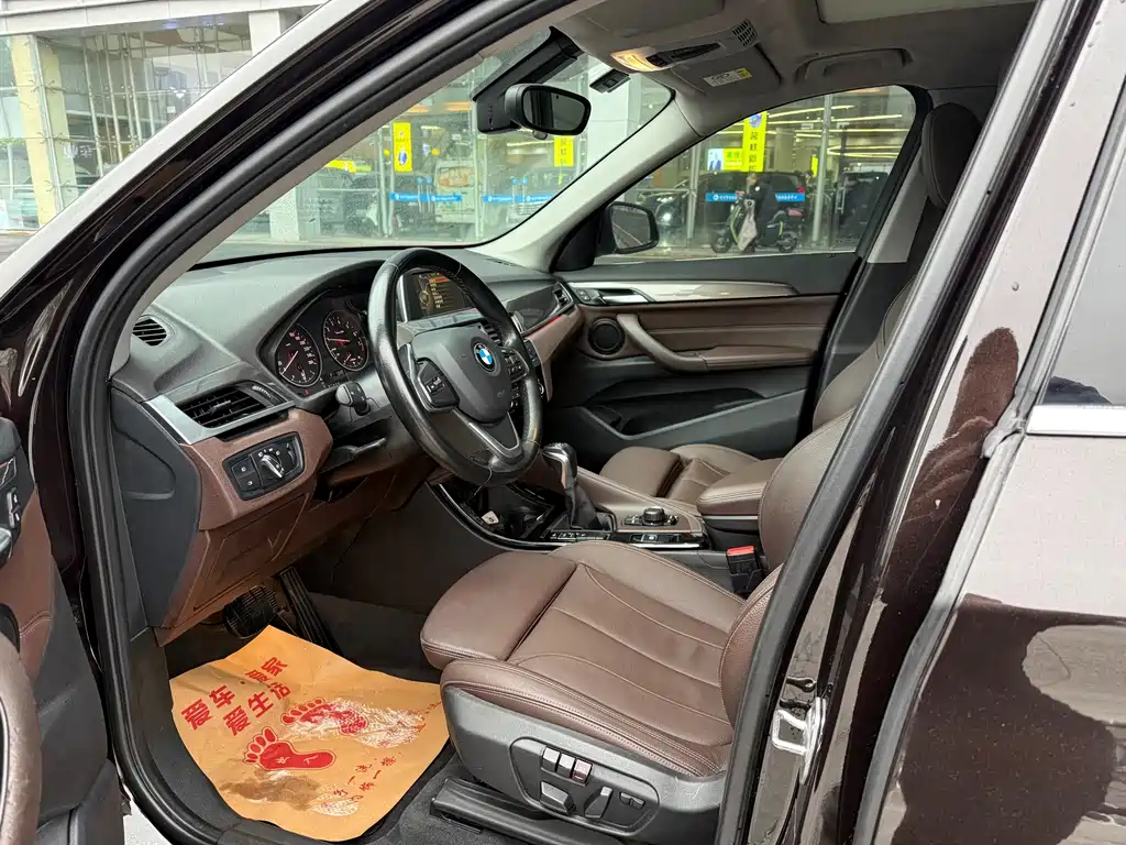BMW X1 2018 sDrive18Li Exclusive Model купить на сайте DeffCars