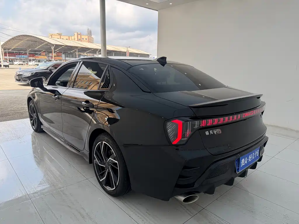 Lynk & Co 03 2023 1.5TD DCT Pro купить на сайте DeffCars