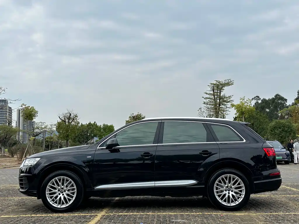 Audi Q7 2019 55 TFSI Technology купить на сайте DeffCars